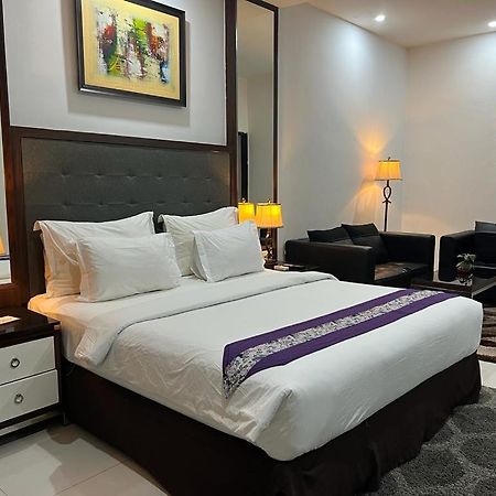 Ayla City Hotel Sorong Zewnętrze zdjęcie