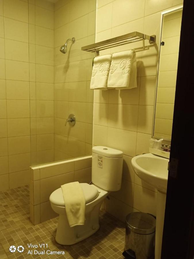Ayla City Hotel Sorong Zewnętrze zdjęcie