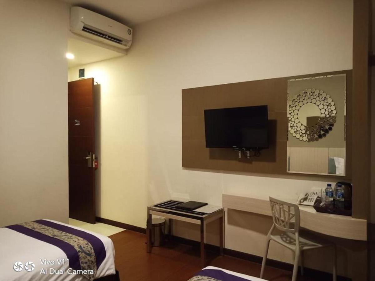 Ayla City Hotel Sorong Zewnętrze zdjęcie